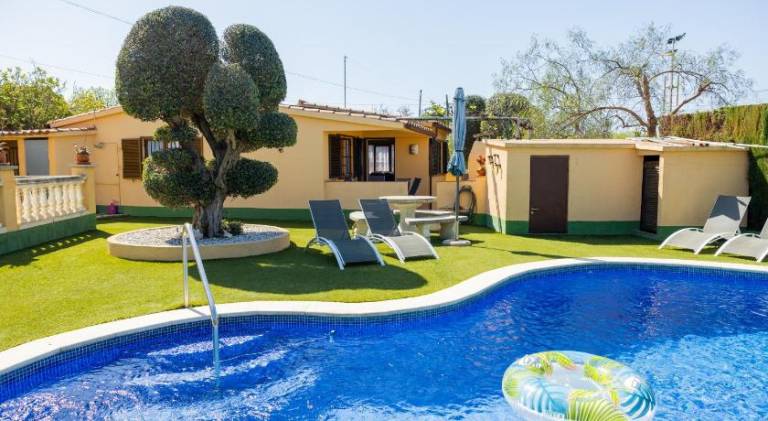 Vacation home with pool | Pets allowed in L'Escala