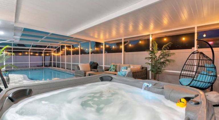 Lovely house with pool & jacuzzi | Pets are welcome — photo 2