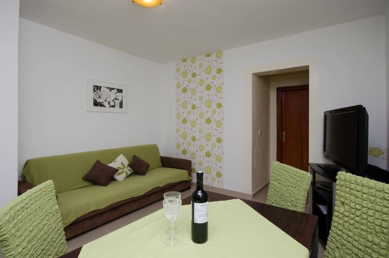 Wonderful rental apartment with BBQ, garden & patio | Garden view | Close to the beach | Pets allowed — photo 4