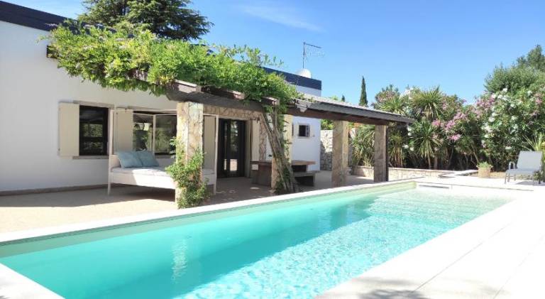 Villa with pool — photo 3
