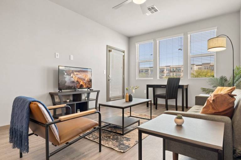 Stunning Westgate CozySuites by stadium 1BR