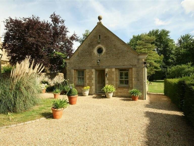 Cottage  Brize Norton