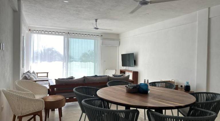 Noah Beach Hotel & Suites — photo 4