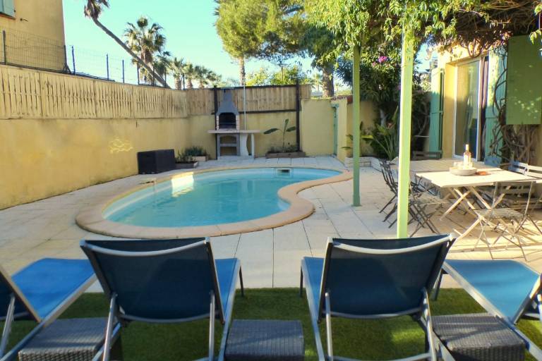 House with private pool, terrace & garden in Bandol