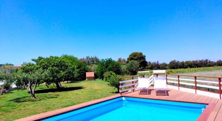 House with yard, pool & barbeque in Alghero