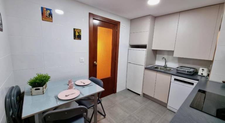 Holiday apartment | Close to Cathedral-Basilica of Our Lady of the Pillar | Pets are welcome — photo 5