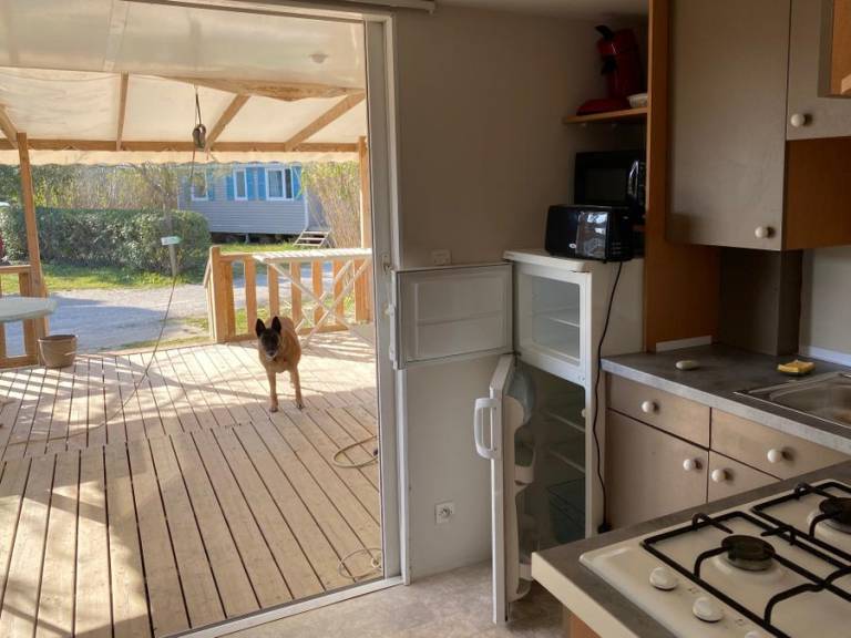Mobile home with terrace & pool — photo 5