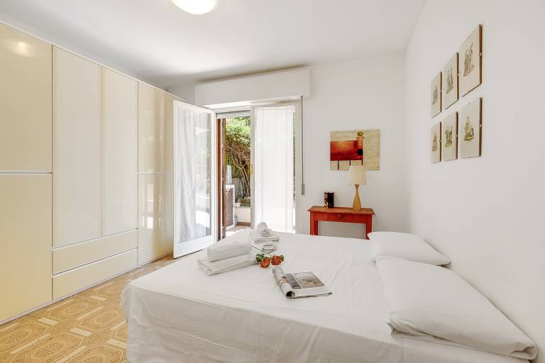 Rental apartment with garden & terrace — photo 4
