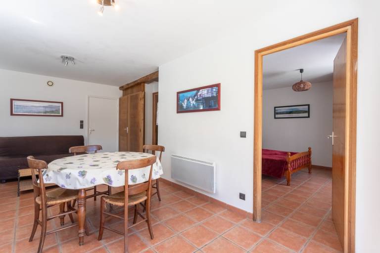 50 m² ground-floor apartment with mountain view, private terrace and Wi-Fi — photo 3