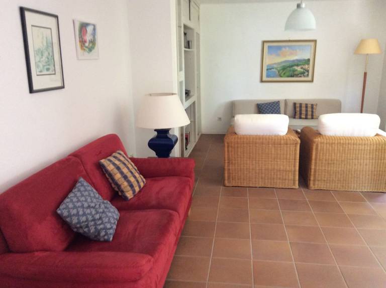 Rental apartment with fast internet, garden & terrace | Garden view — photo 3