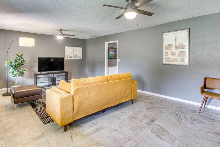 3 Mi to OU Campus: Norman Home w/ Sleek Interior! — photo 4
