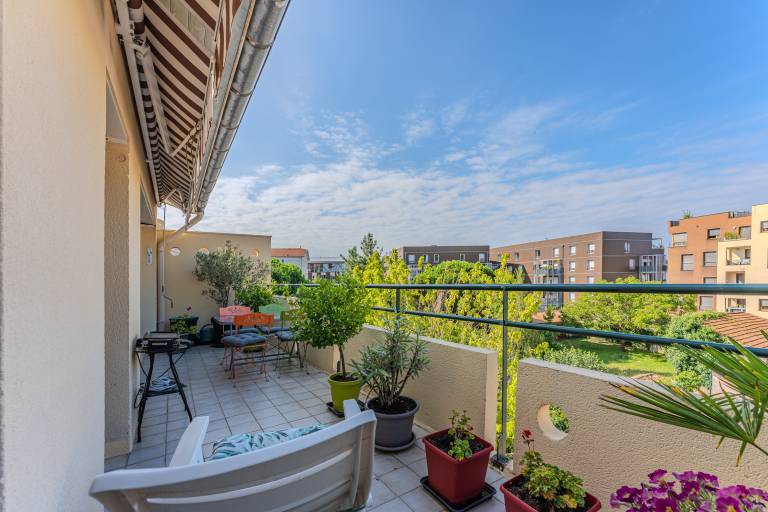 Rental apartment with terrace — photo 2
