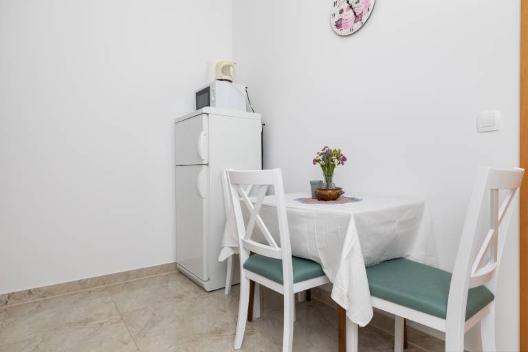 One bedroom apartment with balcony and sea view Pisak, Omiš (A-5975-b) — photo 3