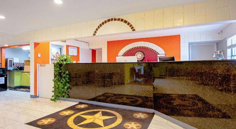 Economy Inn & Suites in Denton, TX