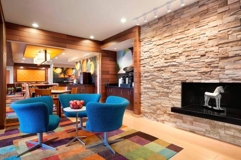 Fairfield Inn & Suites Lansing West