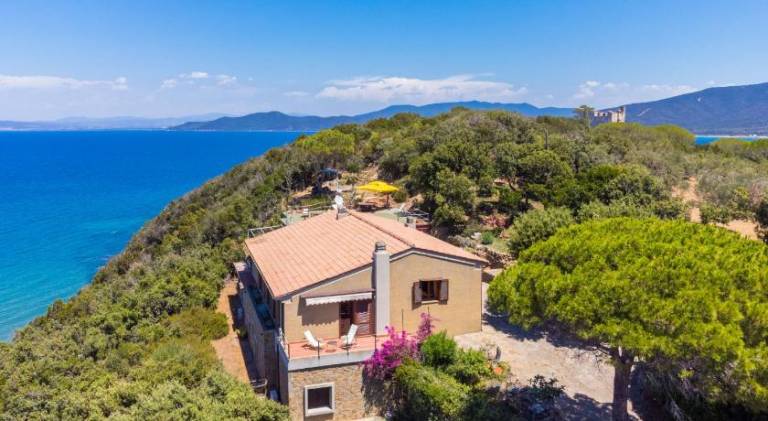 Villa with 7 rooms for 10 persons in Castiglione della Pescaia