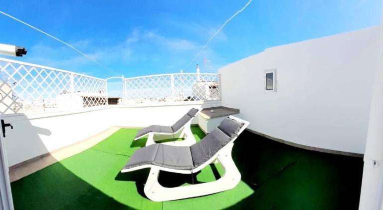 Apartment with patio — photo 4