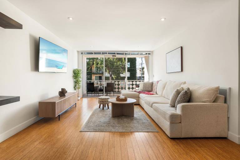 Apartment  Brentwood