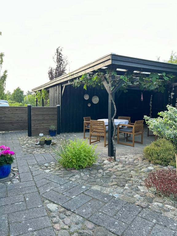 House with yard, terrace & barbeque — photo 2
