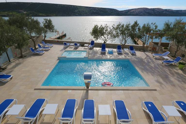 Holiday apartment with pool & yard | Sea view — photo 2