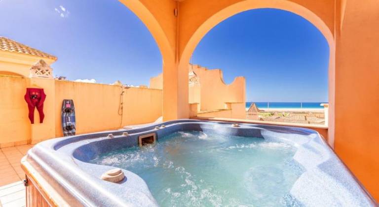 Rental apartment with hot tub & pool in Tarifa