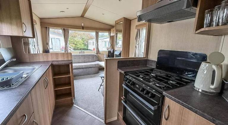8 Berth Caravan At California Cliffs By Scratby Beach In Norfolk Ref 5Oo42K — photo 4