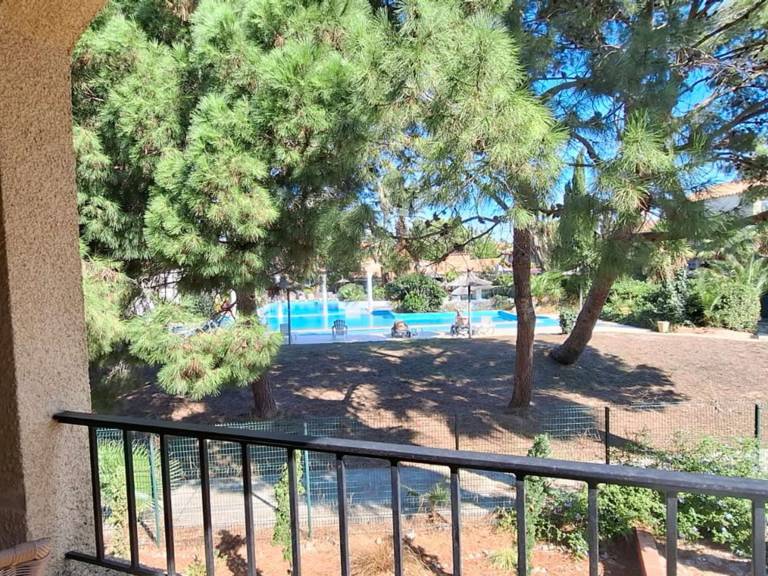 Holiday apartment with pool in Canet-en-Roussillon