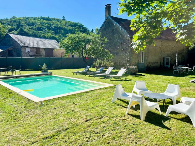House with garden, terrace & private pool in Beaune
