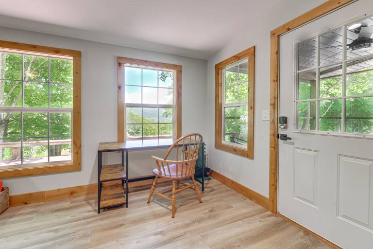Pet-Friendly Waynesville Cabin w/ Deck & Mtn Views — photo 4