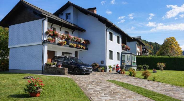 Holiday apartment with garden in Mariazell