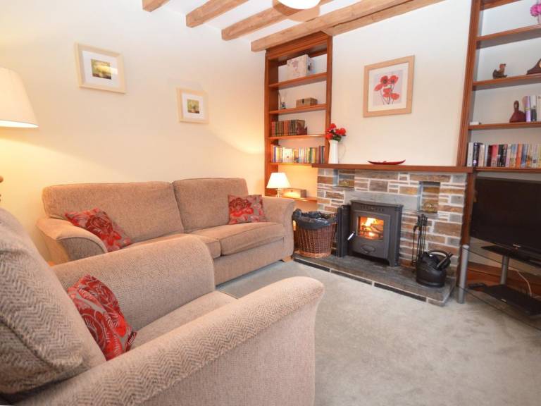 Fully equipped pleasant cottage with yard | Pets allowed — photo 2