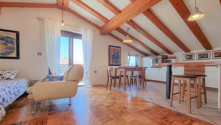 Comfortable flat with sea view, corner bath, barbecue, WiFi — photo 5