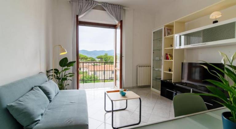 Apartment with garden & patio in Sarzana