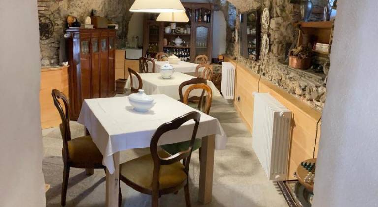 Beautiful rental apartment with yard & barbeque | Pets allowed — photo 5