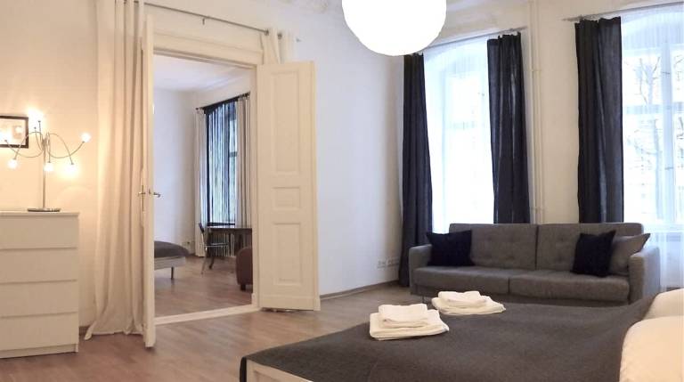 Elegant 4 Room Apartment with 2 Bathrooms
