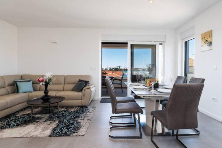 Rental apartment with patio | Sea view — photo 2