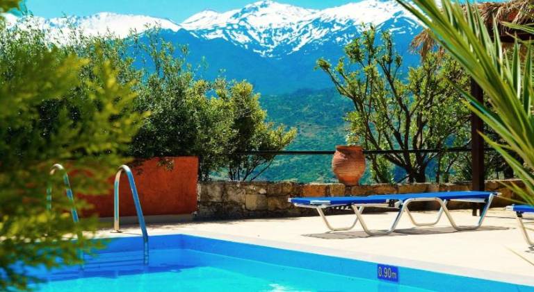 Villa with pool in Chania