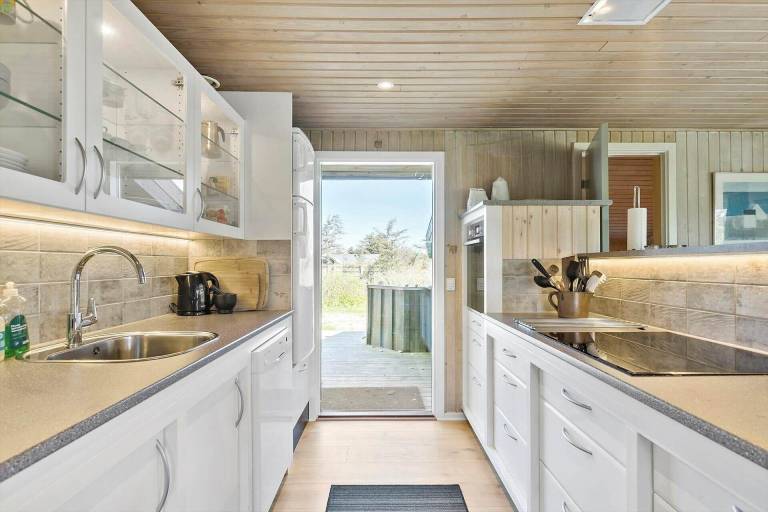Spacious vacation home with terrace & barbecue | Sea view | Beach nearby | Pets allowed — photo 4