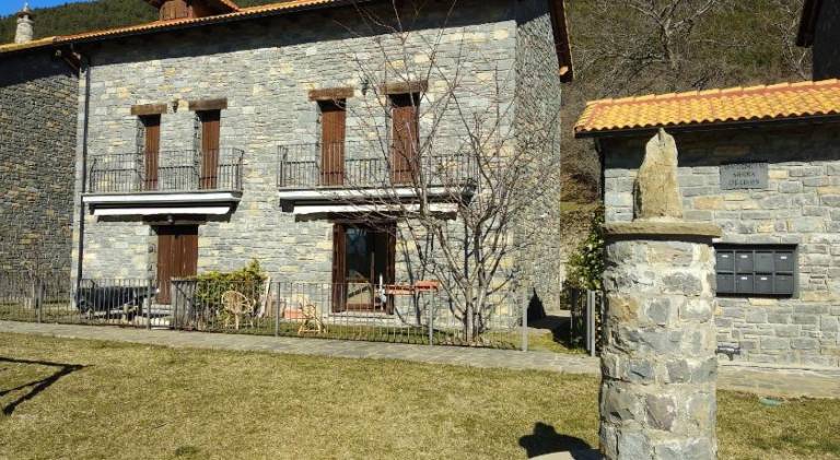 Wonderful chalet with barbeque, terrace & garden | Pets allowed — photo 5