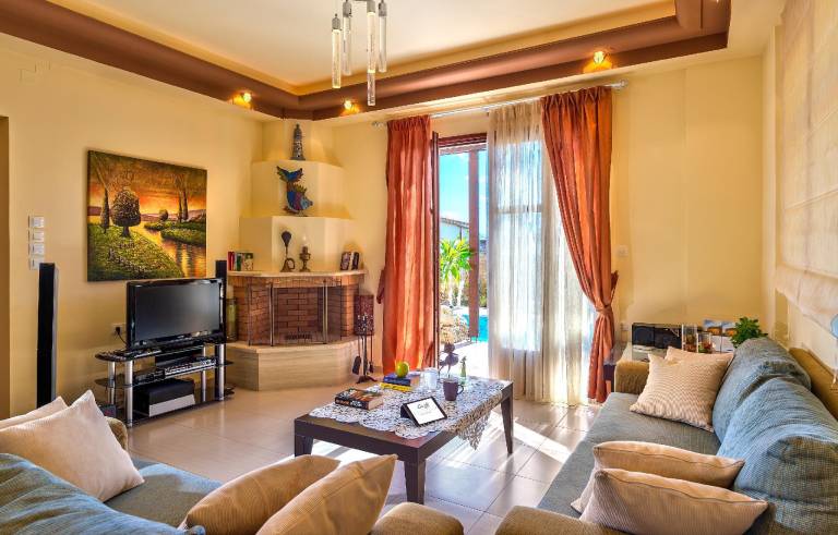 Fully equipped villa with pool, BBQ & jacuzzi | Perfect for remote work | Dogs allowed — photo 2