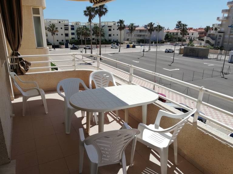 Family-friendly rental apartment with patio, pool & garden | Close to the beach | Pets allowed — photo 3