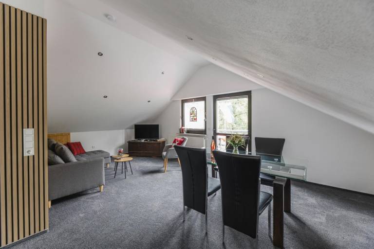 Holiday Apartment 'Storchennest' with Shared Garden, Balcony and Wi-Fi in Schmallenberg