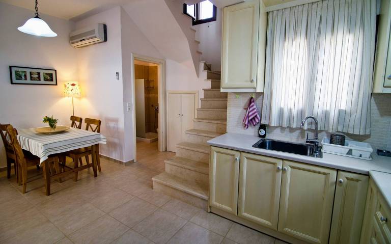 Family-oriented dedicated room with grill, private pool & yard | Sea view | Beach nearby | Dogs allowed — photo 4