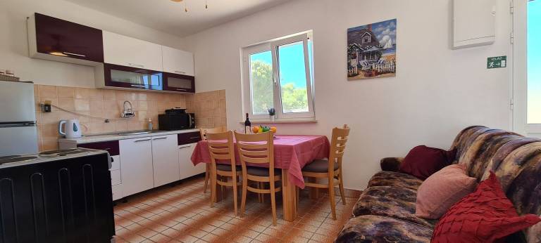 House with garden & grill | Garden view — photo 2
