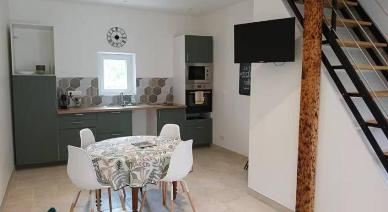 Apartment with 2 rooms for 5 persons in Meaux