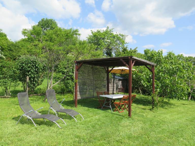 House with patio, BBQ & yard | Nature view — photo 3