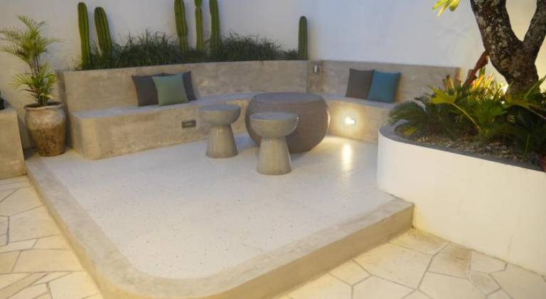 Villa with pool — photo 2