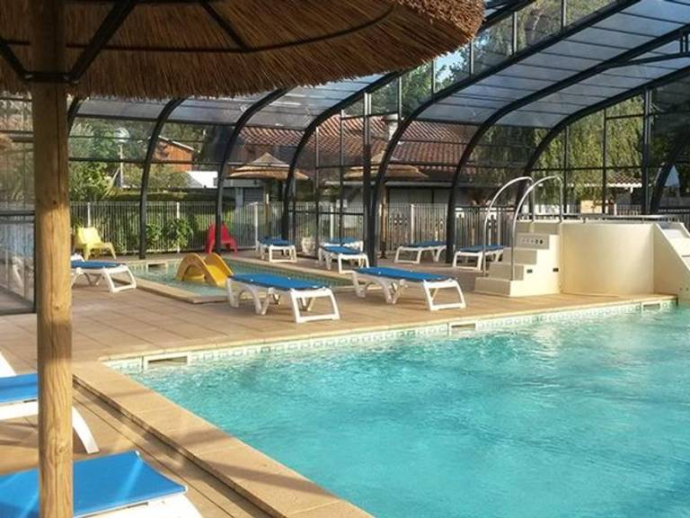 Mobile home with terrace & heated pool — photo 2