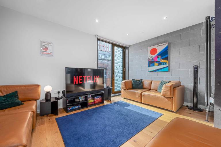 House with yard | Next to Manchester Town Hall | Suitable for remote work — photo 5