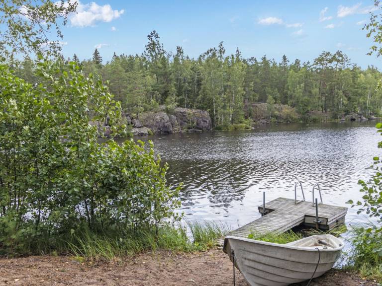 Vacation home with terrace & sauna | Nature view | Pet-friendly — photo 3